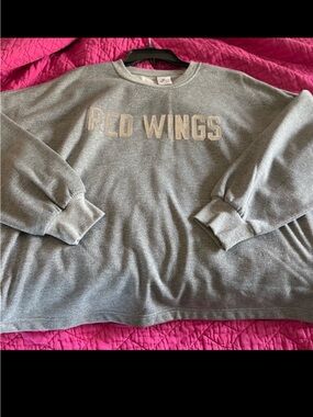 NWT NHL Red Wings Sweatshirt